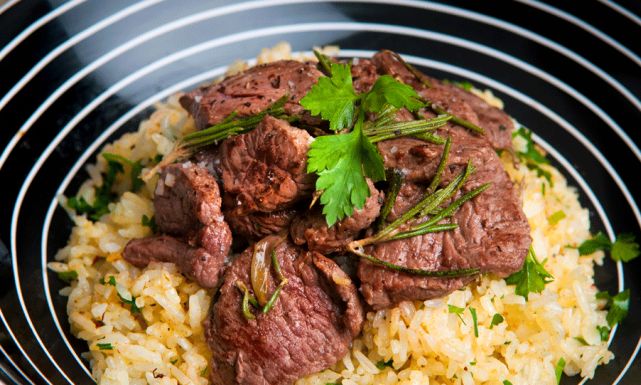 طريقة عمل أرز بشرائح اللحم