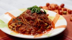طريقة عمل سباغيتي بومودورو الايطالية