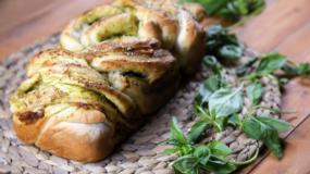 طريقة عمل خبز بنكهة الحبق يالفيديو