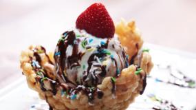 طريقة عمل حلى سلطانيات الأرز المقرمش بالآيس كريم