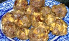 طريقة عمل لقيمات التمر و الجوز