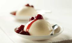 طريقة عمل الباناكوتا بالكرز والفراولة