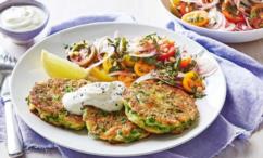 طريقة عمل سلطة فطائر الخضار بجبن الحلوم