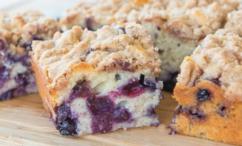 طريقة عمل كيك كرامبل البلوبيري
