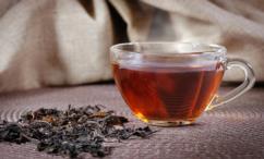 أضرار الشاي الأسود للشعر