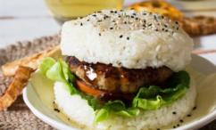 طريقة عمل برجر الأرز بالترياكي