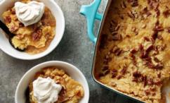 طريقة عمل كيك سهل بالخوخ والجوز