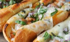 طريقة عمل ساندويتشات النقانق الإيطالية بالزبدة والثوم