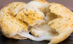 طريقة عمل العقد المخبوزة المحشية بالثوم