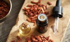 فوائد زيت الصندل للشعر