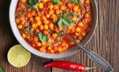 طريقة عمل يخنة الخضروات بالحمص