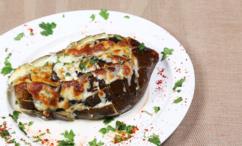 طريقة عمل الباذنجان بالجبنة و الثوم