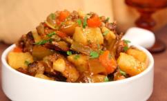 طريقة عمل طاجن الخضار واللحم المفروم اللذيذة