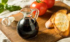 فوائد خل البلسمك للشعر