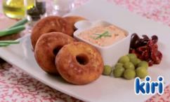 طريقة عمل دونات بالجبنة والطماطم المجففة