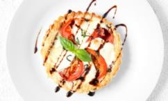 طريقة عمل ميني تارت الطماطم بالموزاريلا