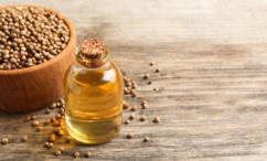 أضرار زيت المحلب للشعر