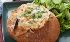 طريقة عمل حساء البصل الفرنسي في وعاء الخبز