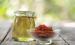 أضرار العصفر للشعر