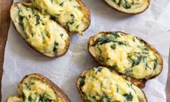 طريقة عمل قوارب البطاطس المزدوجة المحشية بالسبانخ والخرشوف