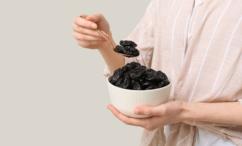 فوائد البرقوق المجفف على الريق