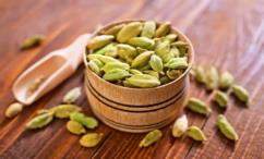 فوائد مضغ الهيل على الريق