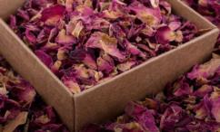 فوائد الورد المجفف للشعر