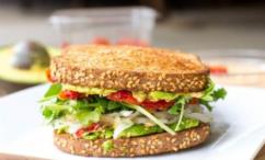 طريقة عمل ساندويتش الحمص بالفلفل الحلو الإسباني