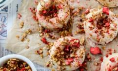 طريقة عمل دونات الفراولة