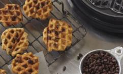 طريقة عمل وافل الكوكيز بالشوفان ورقائق الشوكولاته