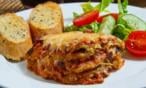 طريقة عمل صينية الباذنجان والكوسة بصلصة المارينارا