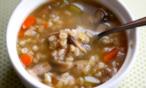 طريقة عمل شوربة الفطر والشعير الصحية