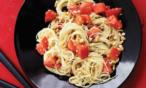 طريقة عمل مكرونة بالبندورة و الصنوبر
