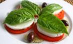 طريقة عمل سلطة الموزاريلا مع الحبق والبندورة
