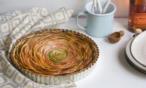 طريقة عمل فطيرة التفاح بالكراميل على شكل وردة