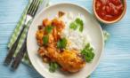 طريقة عمل أرز بأفخاذ الدجاج بالفرن