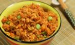 فيديو طريقة عمل أرز القرنبيط النباتي بشكل جديد ومختلف