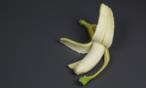 طريقة  تقشير الموز بالطريقة الصحيحة بالفيديو