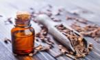 فوائد زيت القرنفل لإزالة الشعر