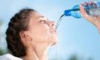 هل تعانين من العطش الشديد؟ إليكِ الأسباب التي قد تجهليها