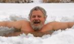 فوائد الاستحمام بالماء البارد والثلج