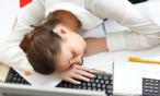 للتغلب على النوم أثناء العمل.. اتبعي هذه النصائح !