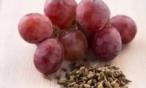 سبب عجيب يجعلكِ تحتفظين ببذور العنب !!