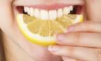ما الذي يفعله الليمون بفمك؟ معلومات مدهشة !