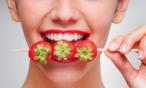 قولي وداعاً لمشاكل اللثة مع هذه الأطعمة!