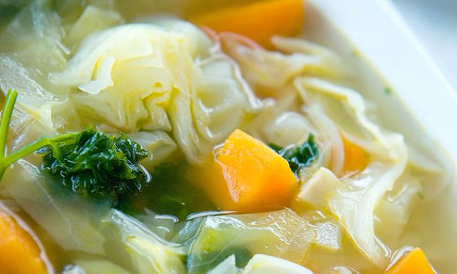 طريقة عمل شوربة الملفوف والخضار
