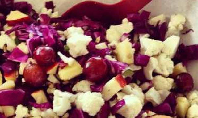 طريقة عمل "Confetti Apple slaw"  في "يوم الملفوف العالمي"