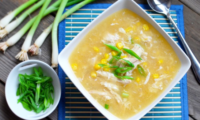 طريقة عمل شوربة الذرة بالدجاج والكريمة على الطريقة الصينية