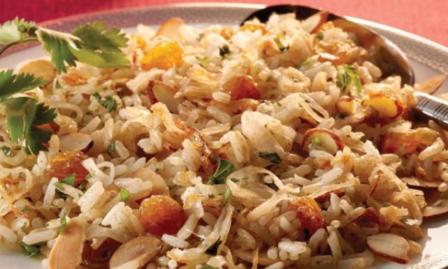 طريقة عمل الأرز مع البصل والزبيب