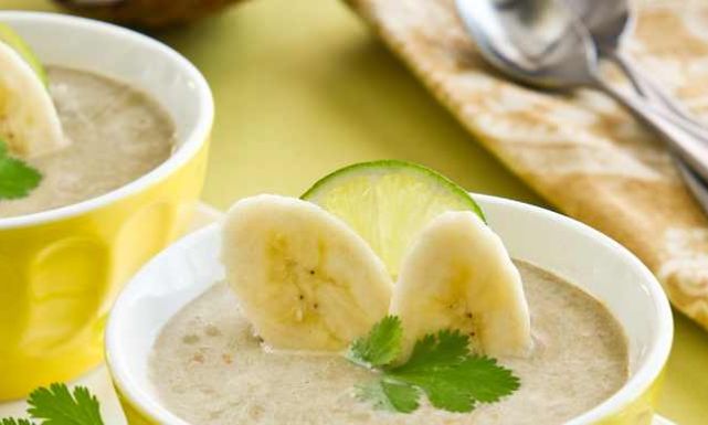طريقة عمل شوربة الموز بحليب جوز الهند:
